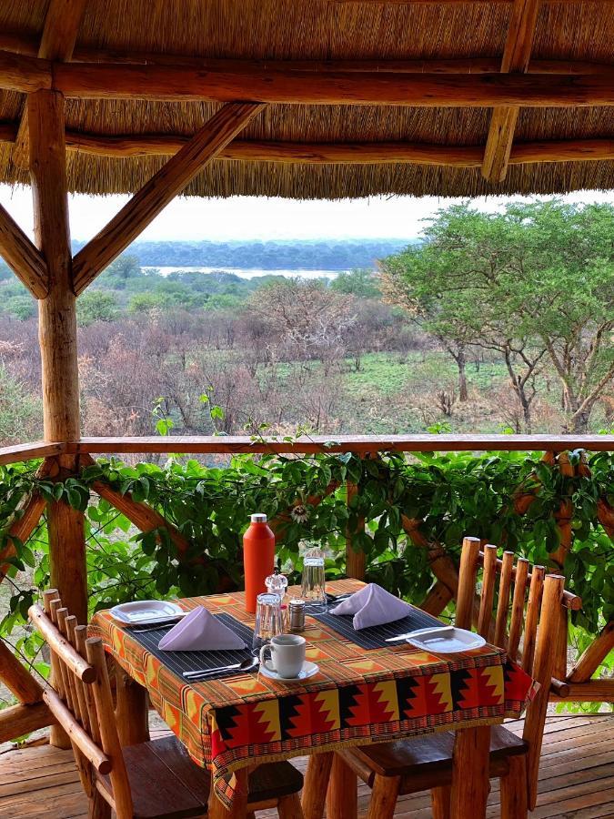 Murchison Falls Bamboo Village Paraa Екстер'єр фото