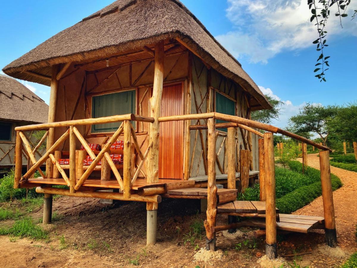 Murchison Falls Bamboo Village Paraa Екстер'єр фото