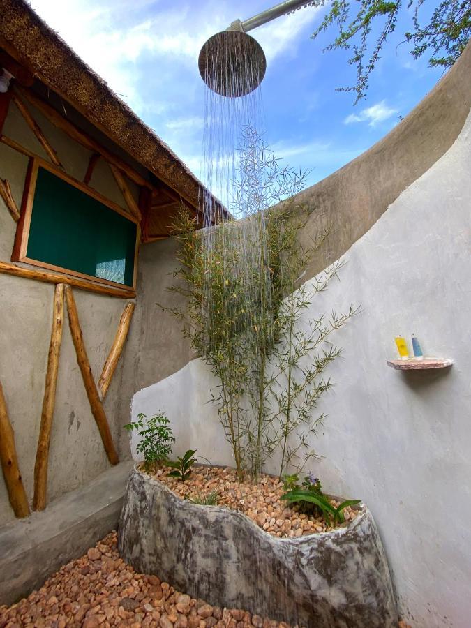 Murchison Falls Bamboo Village Paraa Екстер'єр фото