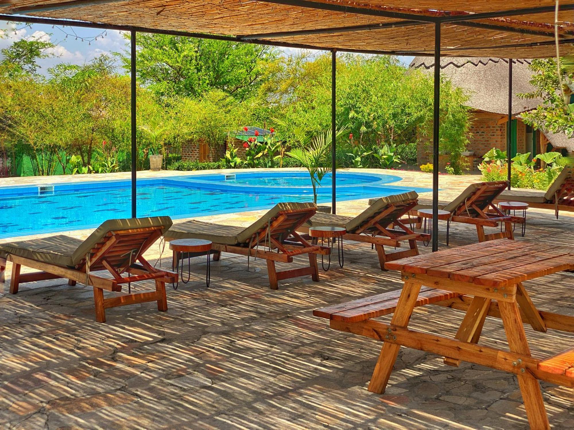Murchison Falls Bamboo Village Paraa Екстер'єр фото