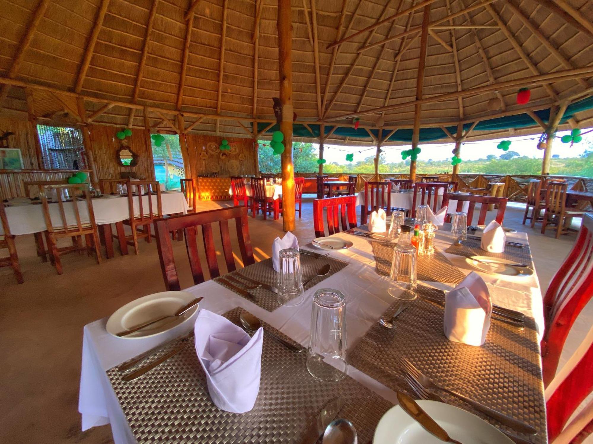 Murchison Falls Bamboo Village Paraa Екстер'єр фото