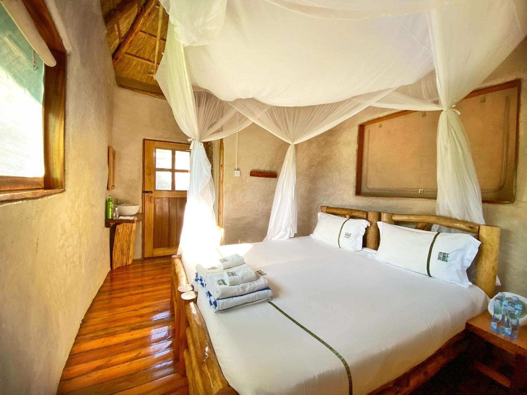Murchison Falls Bamboo Village Paraa Екстер'єр фото