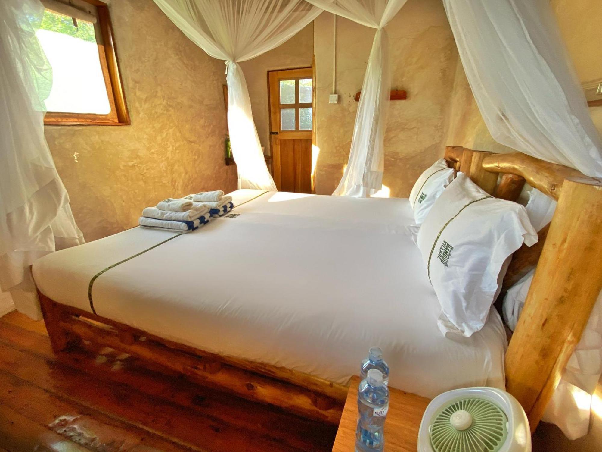 Murchison Falls Bamboo Village Paraa Екстер'єр фото